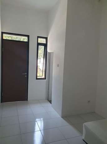 Imagen de los interiores del Hotel OYO Life 92780 Kost Bara. Foto 12