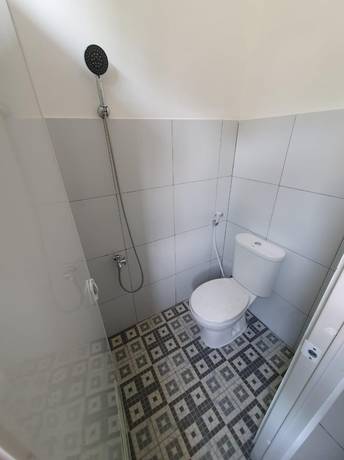 Imagen de la habitación del Hotel OYO Life 92780 Kost Bara. Foto 9
