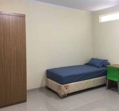 Imagen de la habitación del Hotel OYO Life 92781 Kost Parung Serab Syariah. Foto 4