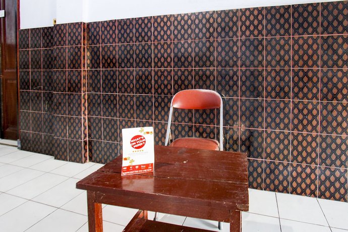 Imagen de los interiores del Hotel OYO Life 92846 Kost Putra Griya Eka. Foto 16