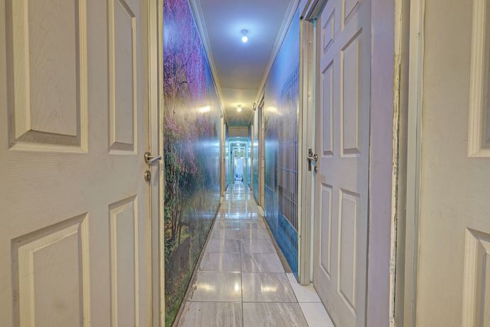 Imagen de los interiores del Hotel OYO Life 92877 Rainbow 7296. Foto 14