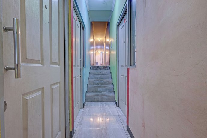 Imagen de los interiores del Hotel OYO Life 92877 Rainbow 7296. Foto 15