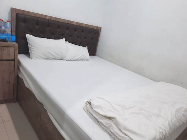 Imagen de la habitación del Hotel OYO Life 92883 Kost Ratana Cengkareng Syariah. Foto 7