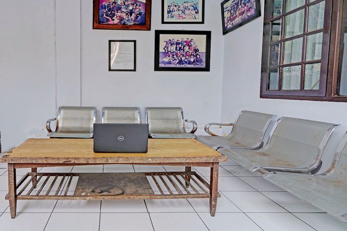Imagen de los interiores del Hotel OYO Life 92901 Kost Bu Nur. Foto 18
