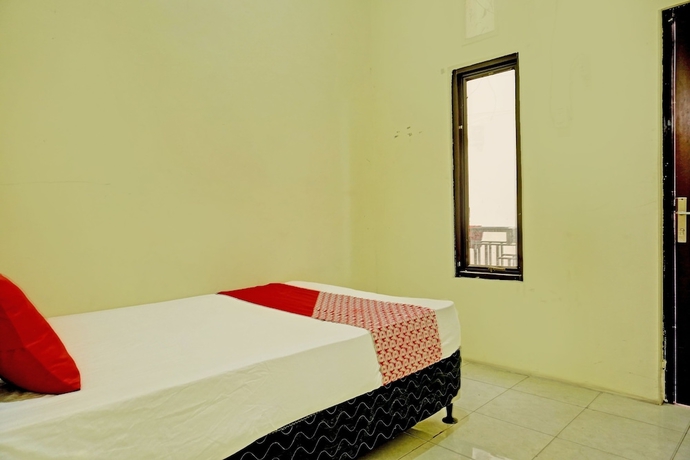 Imagen de la habitación del Hotel OYO Life 92936 Kost Teteh Erni Karawang. Foto 2