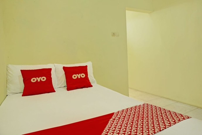 Imagen de la habitación del Hotel OYO Life 92936 Kost Teteh Erni Karawang. Foto 11