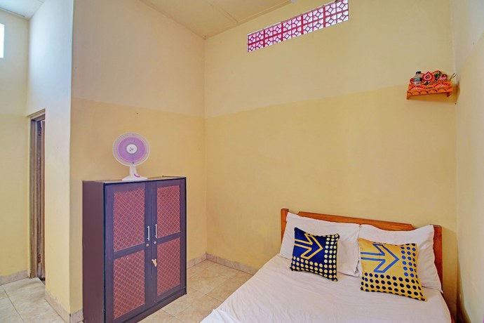 Imagen de la habitación del Hotel OYO Life 92954 Shanti Kost. Foto 6