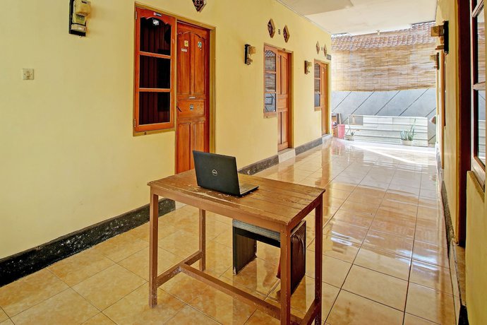 Imagen de los interiores del Hotel OYO Life 92954 Shanti Kost. Foto 11