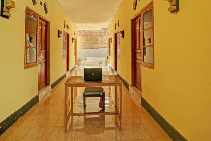 Imagen de los interiores del Hotel OYO Life 92954 Shanti Kost. Foto 14