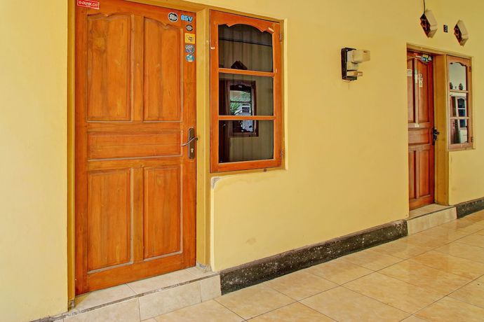 Imagen de los interiores del Hotel OYO Life 92954 Shanti Kost. Foto 18