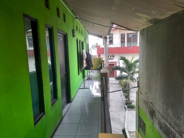 Imagen de los interiores del Hotel OYO Life 93023 Kost Bulan Karawang. Foto 7