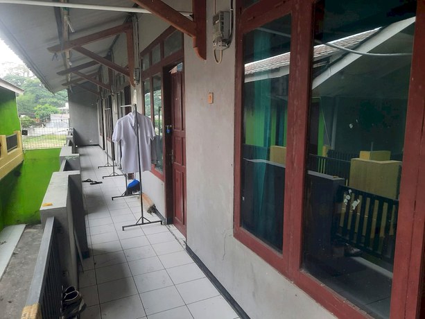 Imagen de los interiores del Hotel OYO Life 93023 Kost Bulan Karawang. Foto 8