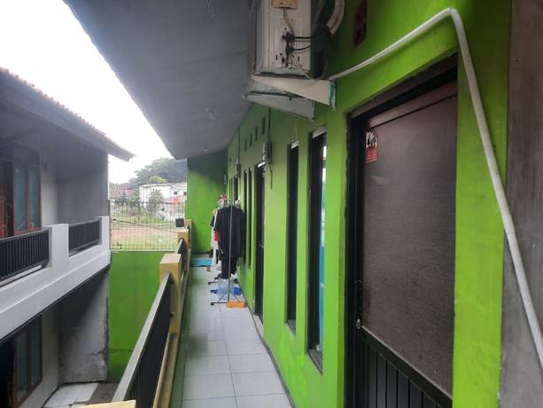 Imagen de los interiores del Hotel OYO Life 93023 Kost Bulan Karawang. Foto 12
