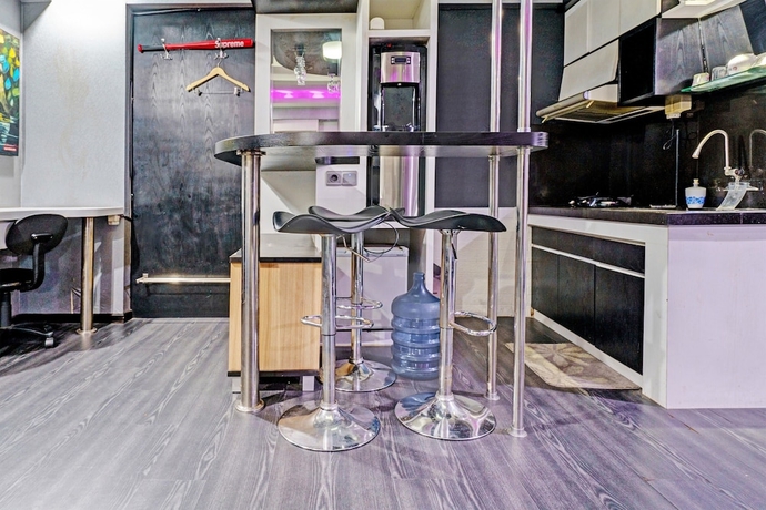 Imagen de la habitación del Hotel OYO Life 93120 Apartement Gateway Cicadas By Sarana Cipta Mahakarya. Foto 13