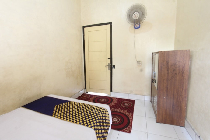 Imagen de la habitación del Hotel OYO Life 93260 Bale Kosan. Foto 4
