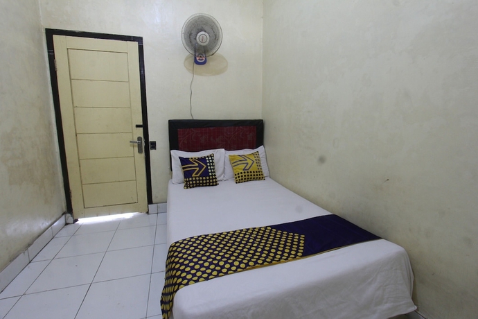 Imagen de la habitación del Hotel OYO Life 93260 Bale Kosan. Foto 10