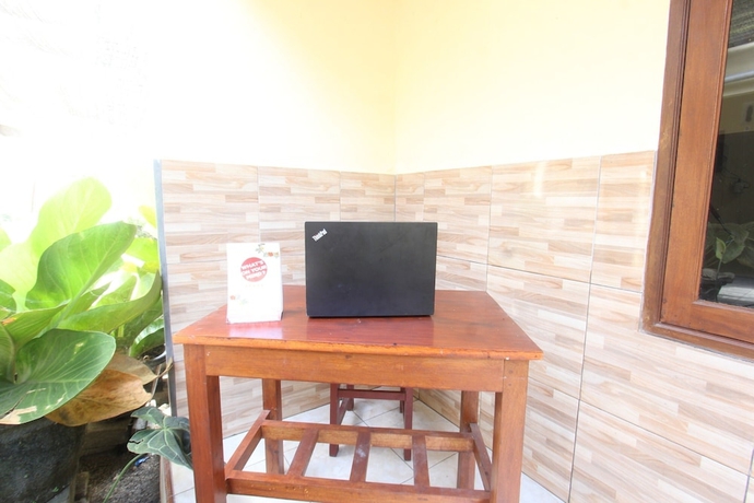 Imagen de los interiores del Hotel OYO Life 93403 Penginapan Adinda. Foto 16