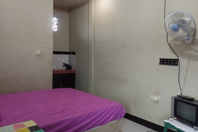 Imagen de la habitación del Hotel OYO Life 93403 Penginapan Adinda. Foto 8
