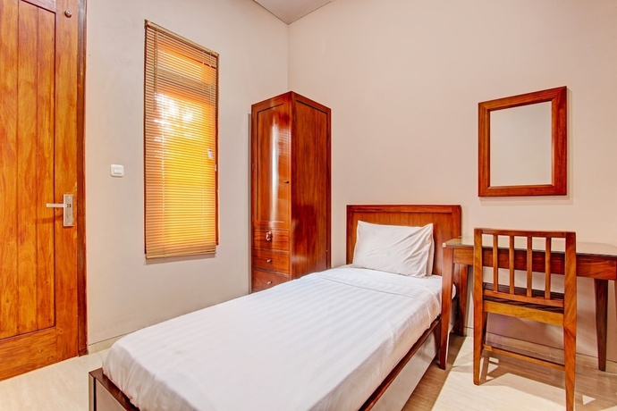 Imagen de la habitación del Hotel OYO Life 93497 Griya Kost Rr. Foto 2