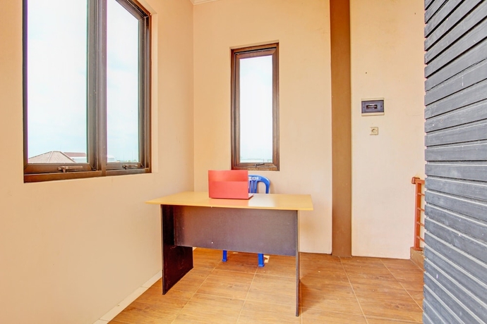 Imagen de los interiores del Hotel OYO Life 93497 Griya Kost Rr. Foto 17