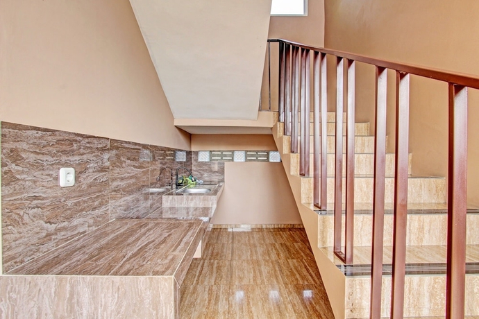 Imagen de los interiores del Hotel OYO Life 93497 Griya Kost Rr. Foto 18