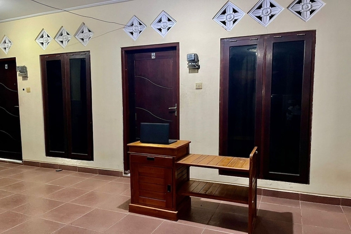Imagen de los interiores del Hotel OYO Life 93504 Kost Krisna. Foto 15