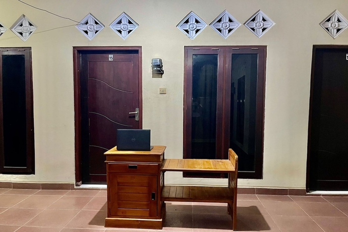 Imagen de los interiores del Hotel OYO Life 93504 Kost Krisna. Foto 16