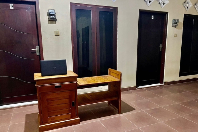 Imagen de los interiores del Hotel OYO Life 93504 Kost Krisna. Foto 17