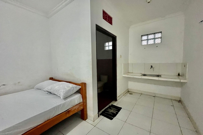 Imagen de la habitación del Hotel OYO Life 93504 Kost Krisna. Foto 10