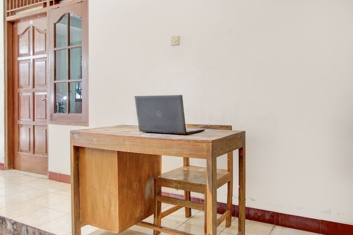 Imagen de los interiores del Hotel OYO Life 93662 Kost Pak Budi. Foto 18