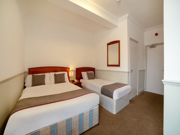 Imagen de la habitación del Hotel OYO London Luton. Foto 3