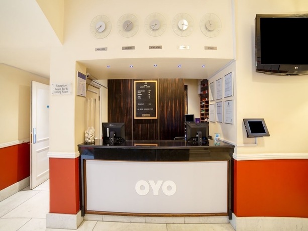 Imagen de los interiores del Hotel OYO London Luton. Foto 18