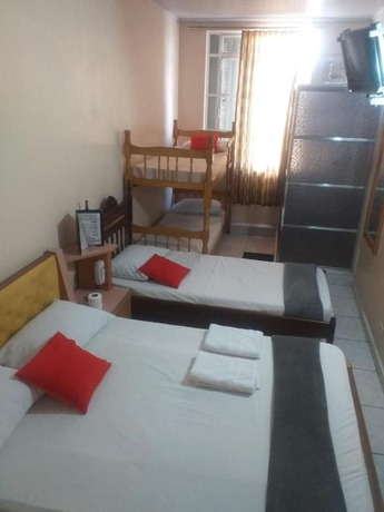 Imagen de la habitación del Hotel OYO Macedo. Foto 5