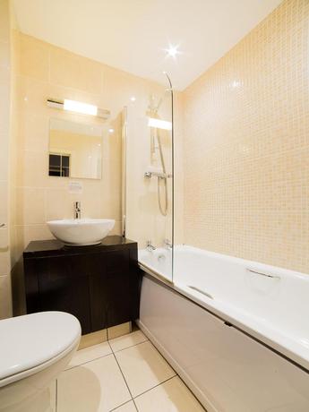 Imagen de la habitación del Hotel OYO Majestic. Foto 4