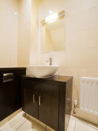 Imagen de la habitación del Hotel OYO Majestic. Foto 11