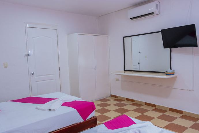 Imagen de la habitación del Hotel OYO Mar&iacute;as,Aeropuerto Internacional de Chetumal. Foto 5