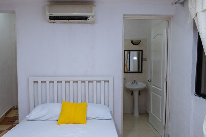 Imagen de la habitación del Hotel OYO Mar&iacute;as,Aeropuerto Internacional de Chetumal. Foto 15