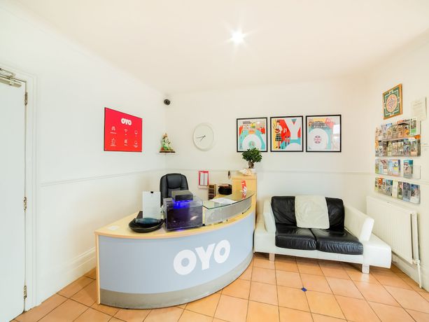 Imagen de los interiores del Hotel OYO Marina. Foto 19