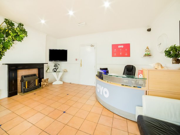 Imagen de los interiores del Hotel OYO Marina. Foto 20