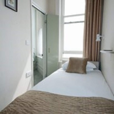 Imagen de la habitación del Hotel OYO Marine Parade, Eastbourne Pier. Foto 5