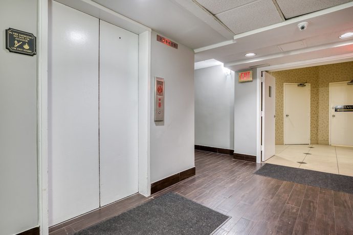 Imagen de los interiores del Hotel OYO Memphis TN I-40. Foto 16