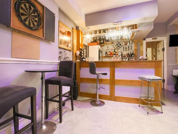 Imagen del bar/restaurante del Hotel OYO Mj Kingsway, Cleethorpes Seafront. Foto 2