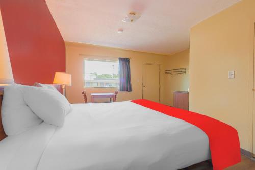 Imagen de la habitación del Hotel OYO North Lima OH - Boardman. Foto 19