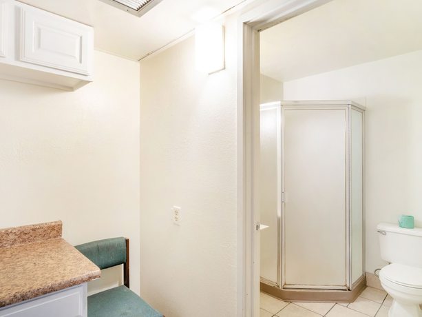 Imagen de la habitación del Hotel OYO Oklahoma City Northeast. Foto 15