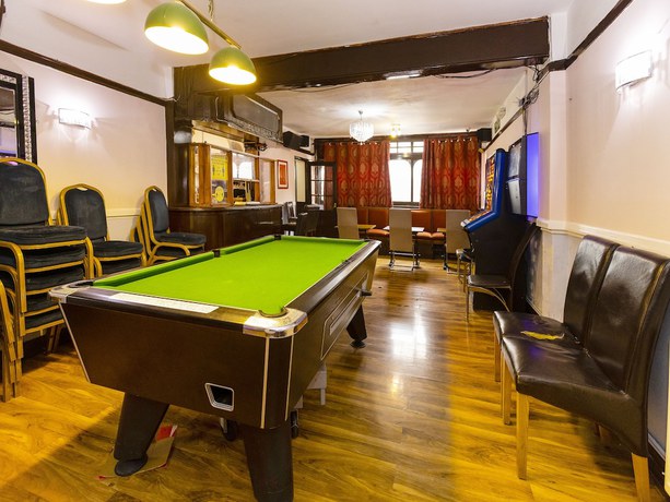 Imagen de los interiores del Hotel OYO Old Oak Tree Inn. Foto 19