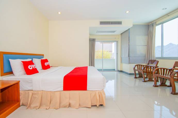 Imagen de la habitación del Hotel OYO Peamsook Resort. Foto 7