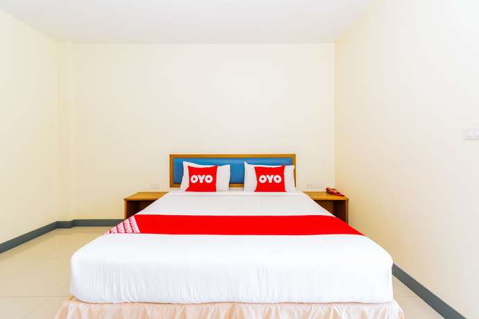 Imagen de la habitación del Hotel OYO Peamsook Resort. Foto 9