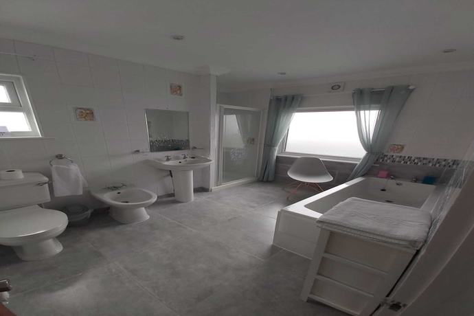 Imagen de la habitación del Hotel OYO Pier. Foto 14