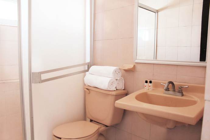 Imagen de la habitación del Hotel OYO Plata,Fresnillo, Zacatecas. Foto 7