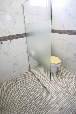 Imagen de la habitación del Hotel OYO Plaza Las Torres, Cabo San Lucas. Foto 15